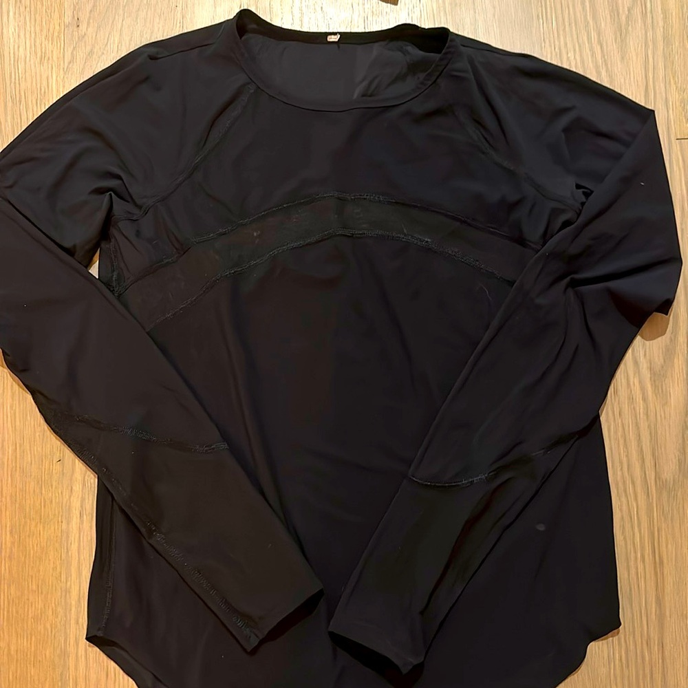 Lululemon black  long sleeve tshirt w mesh detail